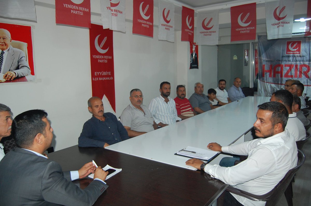 #Eyyübiye📍 

İlçe Başkanımız <a href="/rpibrahimkilic/">İbrahim kılıç</a> Bey'in Öncülüğünde Haftalık Toplantımızı Gerçekleştirdik.

İlçemizin Ve Davamızın Refahı İçin İstişarelerde Bulunduk.

Toplantımız Hayırlara Vesile Olmasını Temenni Ediyoruz.👍🏻 🌹
<a href="/erbakanfatih/">Dr. Fatih Erbakan</a>
<a href="/rprefahpartisi/">Yeniden Refah Partisi</a>
<a href="/ahmetyetimoglu_/">Ahmet Yetimoğlu</a>