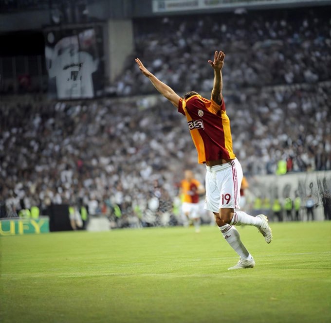 Bu kulübün tek ve gerçek büyücüsü Harry Kewell’dır! 

- Barış Alper Yılmaz