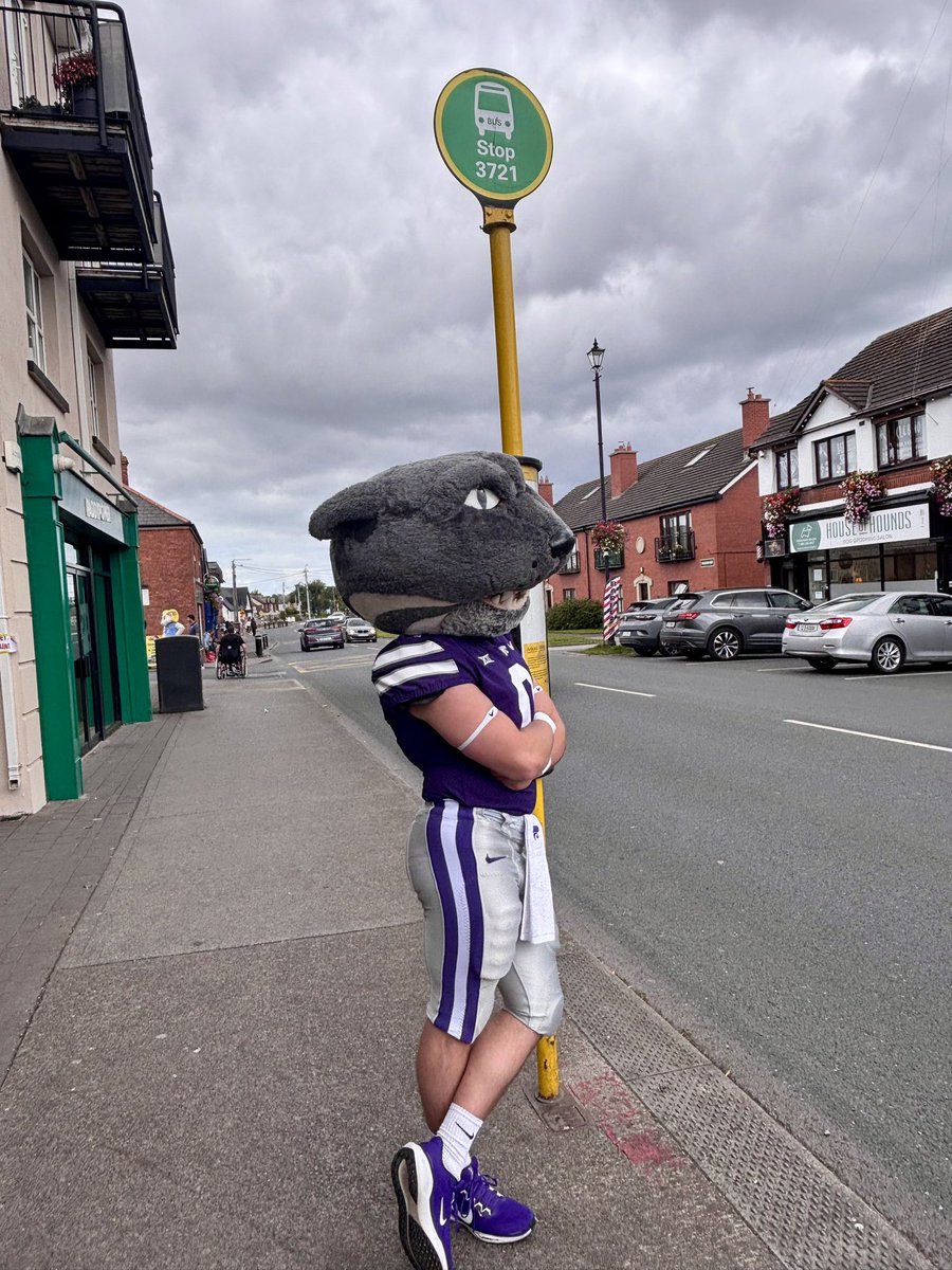 Dublin’ the excitement for <a href="/cfbireland/">Aer Lingus College Football Classic</a> on #InternationalCatsDay 🇮🇪👌