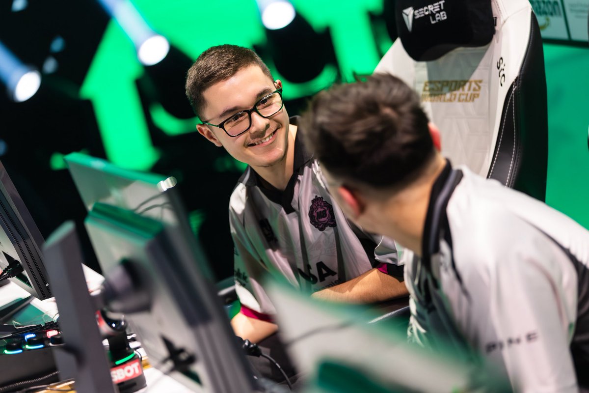 Just as planned !! Onto finals now job is not over tomorrow we keep this passion #M8WIN Btw fans are going crazy they’re the best just for that thank you 💚🩷