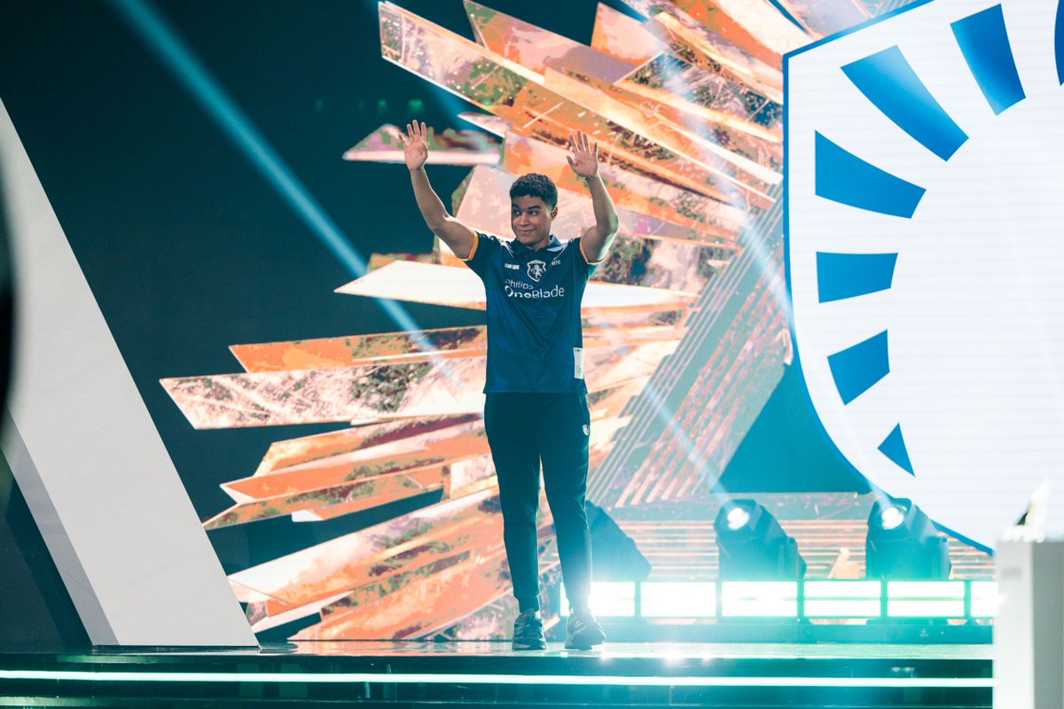 AND THAT'S NUMBER TWO! 🔥

Always tough to see a <a href="/TeamLiquid/">Team Liquid</a> battle, but we've got one more name in the Quarter Finals.

4-3 ✅ <a href="/LevideWeerd/">Levi de Weerd</a> vs. <a href="/EmreYilmazz80/">Emre Yilmaz</a> 

BACK TOMORROW FOR MORE.

💭 <a href="/EWC_EN/">Esports World Cup</a> | #EWC2025 | <a href="/TeamLiquid/">Team Liquid</a>