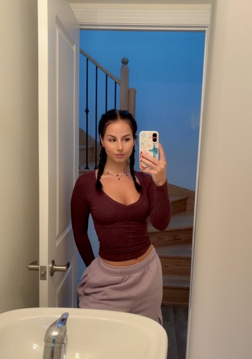 Live early playing 3.5!! ⚔️

Come hang ~~&gt; twitch/danielledvs