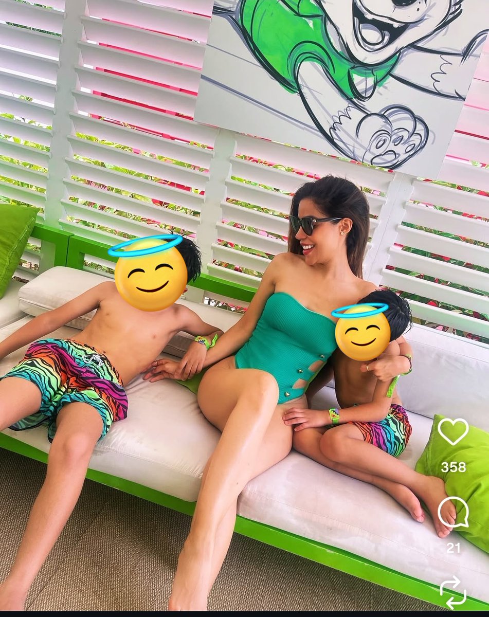 jorgegogdl's tweet photo. Aquí podemos ver a #Datoprotegido en el Hotel Nickelodeon Riviera Maya donde el fin de semana para 2 adultos y 2 menores sale en 45 mil pesos.

Pero seguramente dirá que era "Chimulco" o "El rollo"  🤔 😂 https://t.co/UTWsZCUyEj