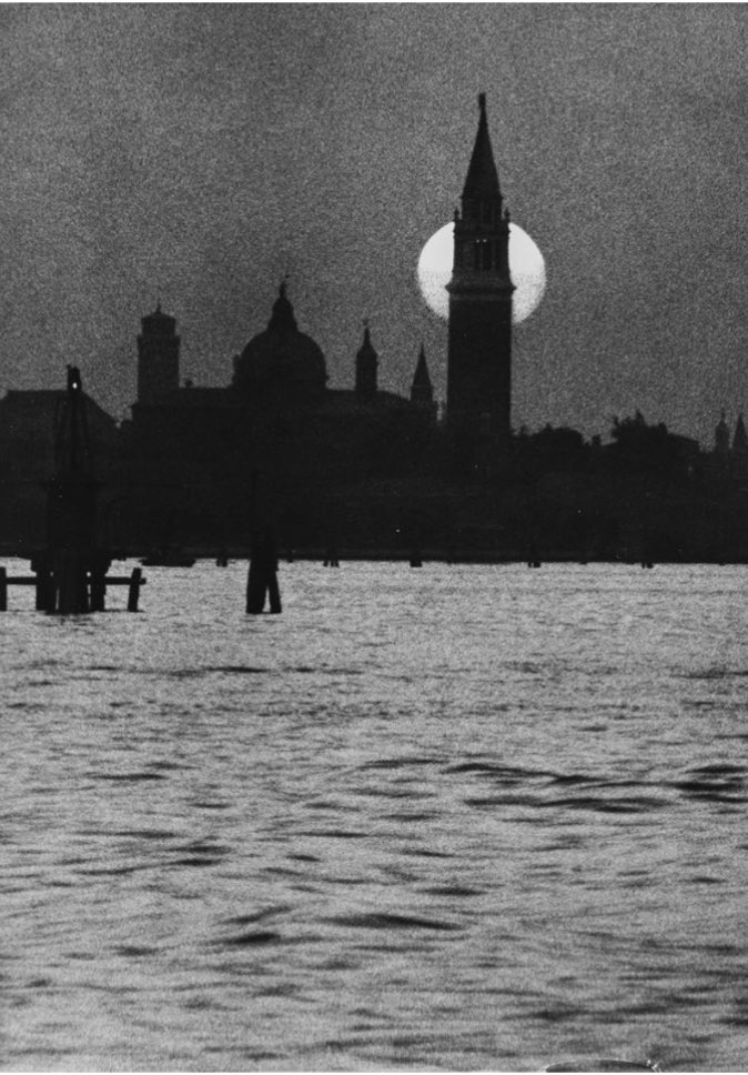 La noche…

📸 Gianni Berengo Gardin

Venecia (1960)