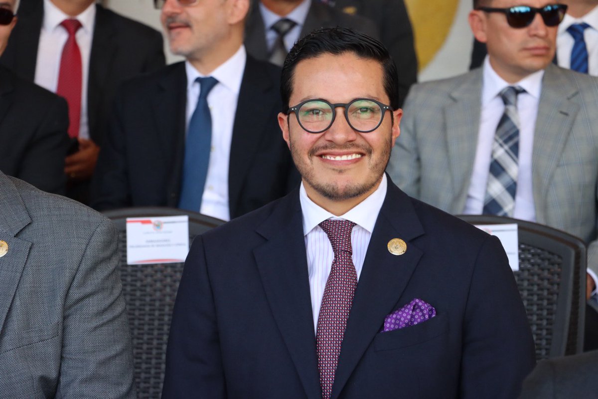 🇪🇨 Hoy fuimos parte de la ceremonia conmemorativa por el CCXVI aniversario del Primer Grito de Independencia, recordando con orgullo el espíritu de lucha y la determinación de quienes marcaron el inicio de nuestra historia republicana. 🧵