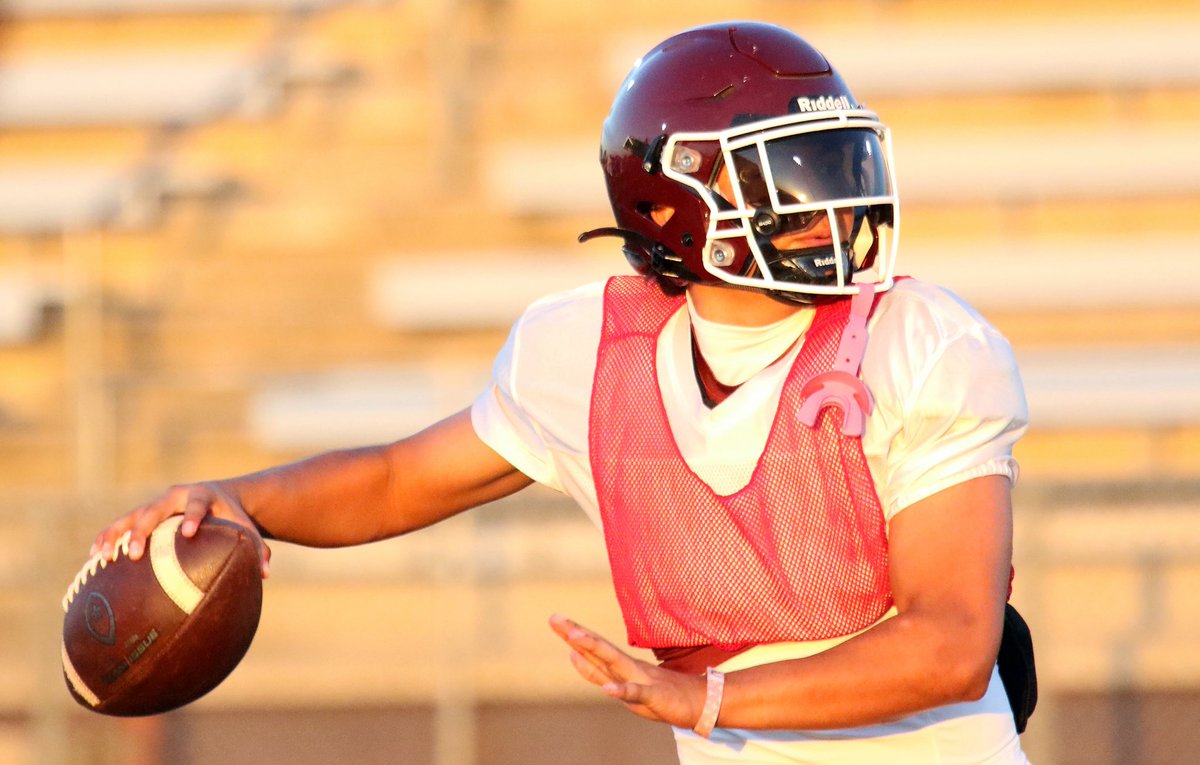 Check out the <a href="/HerefordHerdFB/">Hereford Football</a> 2025 Football preview #txhsfb. 
🔗 presspass.news/hereford-white…