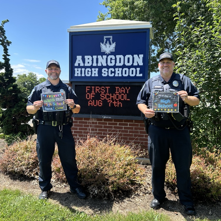 AbingdonVAPD's tweet image. 📚Welcome back to school, Washington County! 

We are proud to be part of Abingdon High School and E.B. Stanley and look forward to another incredible school year! Here's to a year full of success! 

#backtoschool #schoolresourceofficers #abingdonva