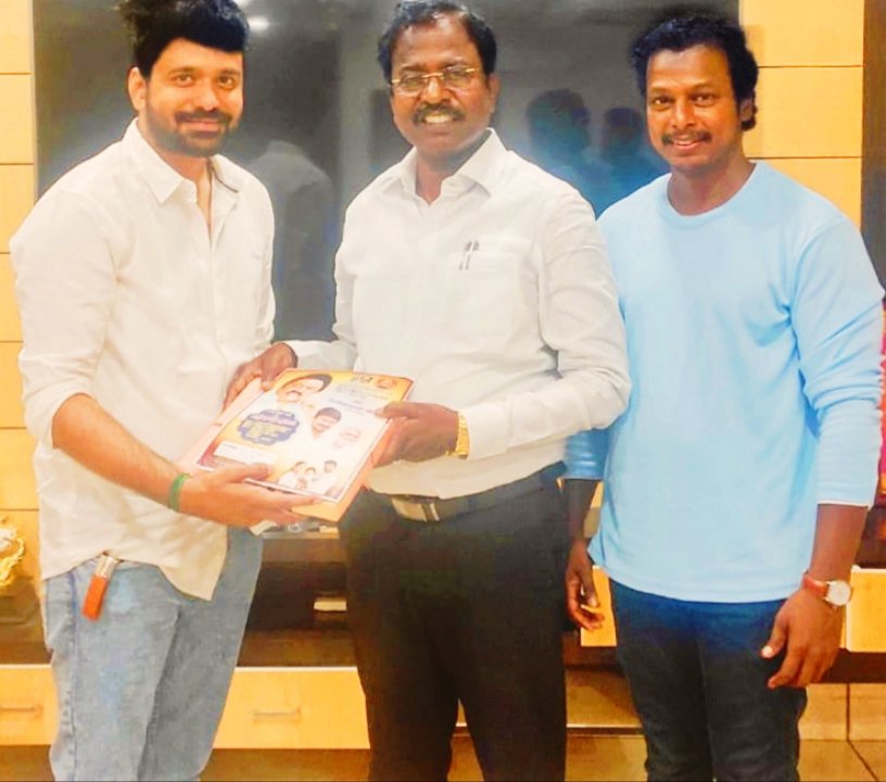 ஆர்.எம்.எம்.இளங்கோவன்🇮🇳தமிழ்நாடு (@elango_2015) on Twitter photo திராவிட முன்னேற்ற கழகம்
சென்னை கிழக்கு மாவட்ட
தலைமை செயற்குழு உறுப்பினரும்
சென்னை பெருநகர மாநகராட்சியின்
7வது மண்டல குழு தலைவர்
அண்ணன் திரு. <a href="/iambkmurthy/">Ambattur BK Murthy (அம்பத்தூர் பி. கே. மூர்த்தி)</a>
அவர்களை சந்தித்து
பிறந்தநாள் அழைப்பிதழ்ழை
வழங்கிய தருணம்.
<a href="/mkstalin/">M.K.Stalin</a>
<a href="/Udhaystalin/">Udhay</a>
<a href="/PKSekarbabu/">P.K. Sekar Babu</a>
#DMKfor2026 #DMK திராவிட முன்னேற்ற கழகம்
சென்னை கிழக்கு மாவட்ட
தலைமை செயற்குழு உறுப்பினரும்
சென்னை பெருநகர மாநகராட்சியின்
7வது மண்டல குழு தலைவர்
அண்ணன் திரு. <a href="/iambkmurthy/">Ambattur BK Murthy (அம்பத்தூர் பி. கே. மூர்த்தி)</a>
அவர்களை சந்தித்து
பிறந்தநாள் அழைப்பிதழ்ழை
வழங்கிய தருணம்.
<a href="/mkstalin/">M.K.Stalin</a>
<a href="/Udhaystalin/">Udhay</a>
<a href="/PKSekarbabu/">P.K. Sekar Babu</a>
#DMKfor2026 #DMK