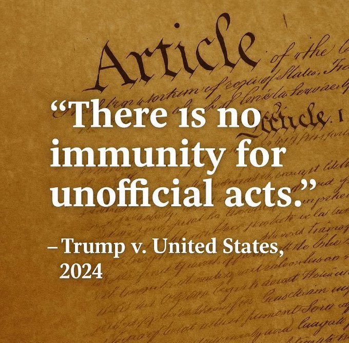 S83118579's tweet photo. Didn’t @GregAbbott_TX say he was going to arrest them today as a deadline? This is the typical GOP RINO UNIPARTY crap they think they can keep pulling. No more! Take back your constitutional rights. Learn #RealLaw with #RealSolutions from
@RealDaveCares4u and go to https://t.co/KJL9tH6yHF