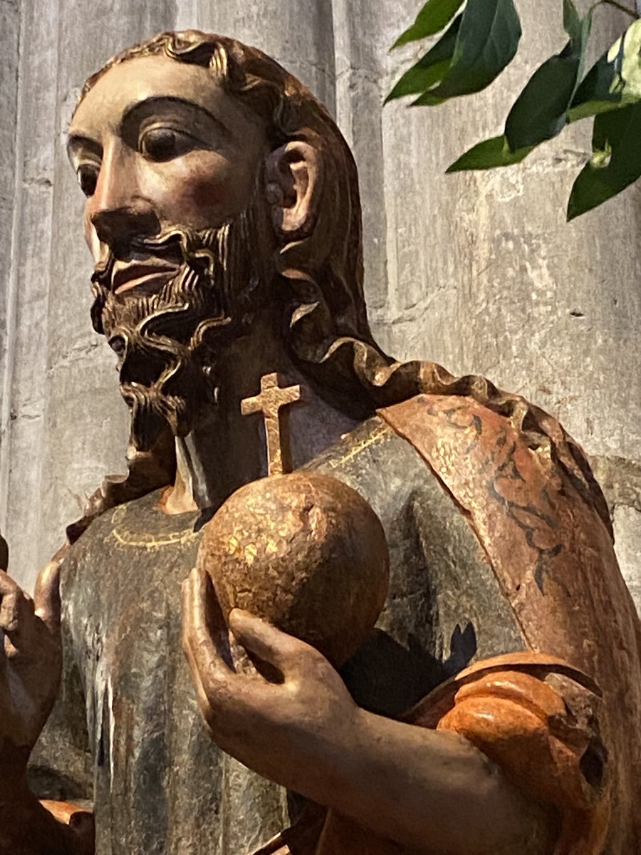 Nueva imagen del #Salvador en la #CatedraldeOviedo Tras su restauración ofrece numerosos detalles que los #guíaoficial de <a href="/VisitasAsturias/">Visitas por Asturias</a> te revelarán. Contáctanos en: 📲 610567260 #siempreconguíaoficial #guíacatedraldeoviedo