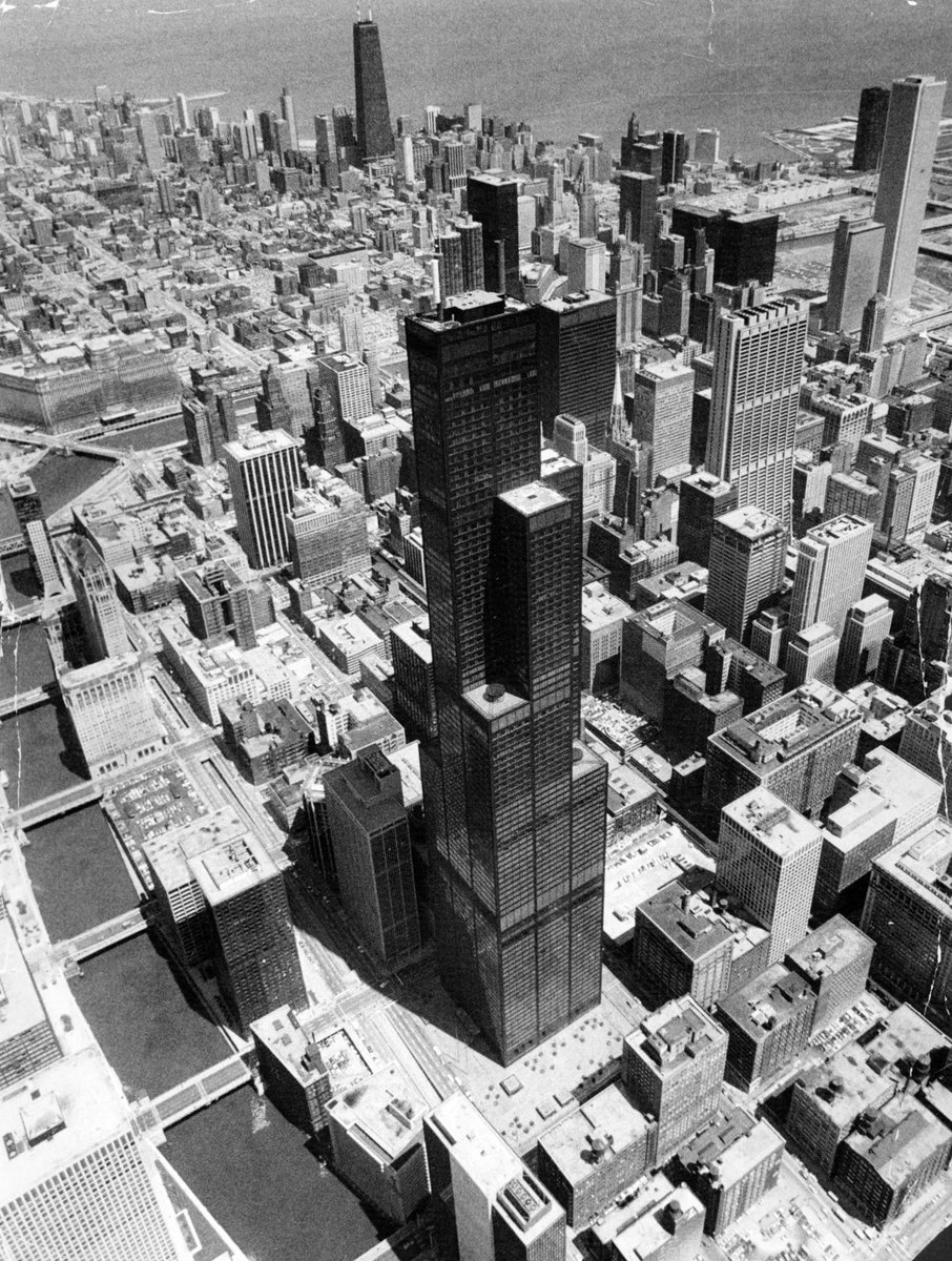 lacherbauer's tweet photo. The Daleys’ flaws aside, Daley I guided Chicago through the first wave of deindustrialization, positioning it perfectly from the service economy transition. Daley II capitalized on the 90s–00s wave of urbanization and globalization, drawing investment, people, and prestige. Their tangible accomplishments are visible throughout the city. Criticism is fair, but the Devil deserves his due—they were the strongest/best leaders Chicago has had in the last 100 years. Without them, the city would almost certainly be in deeper decline today.