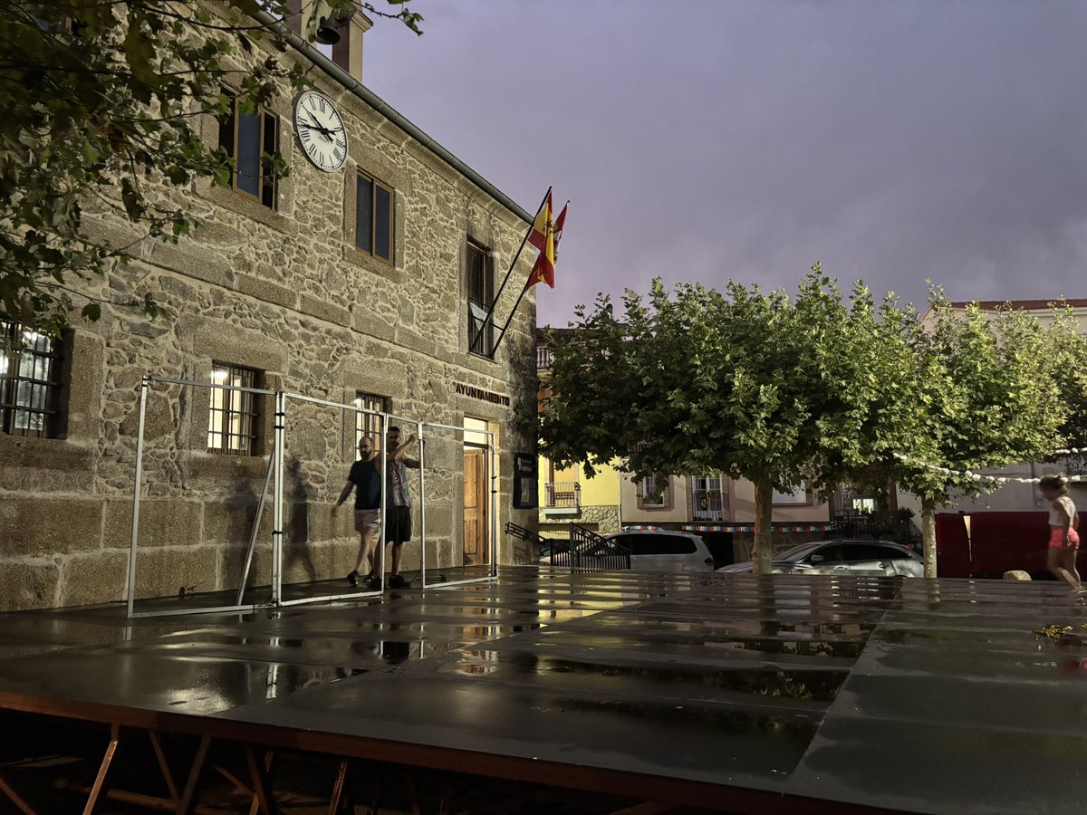 La lluvia impide representar “Más MIX” en #Peñacaballera #Salamanca previsto para esta noche a las 22:00.
Sentimos las molestias.