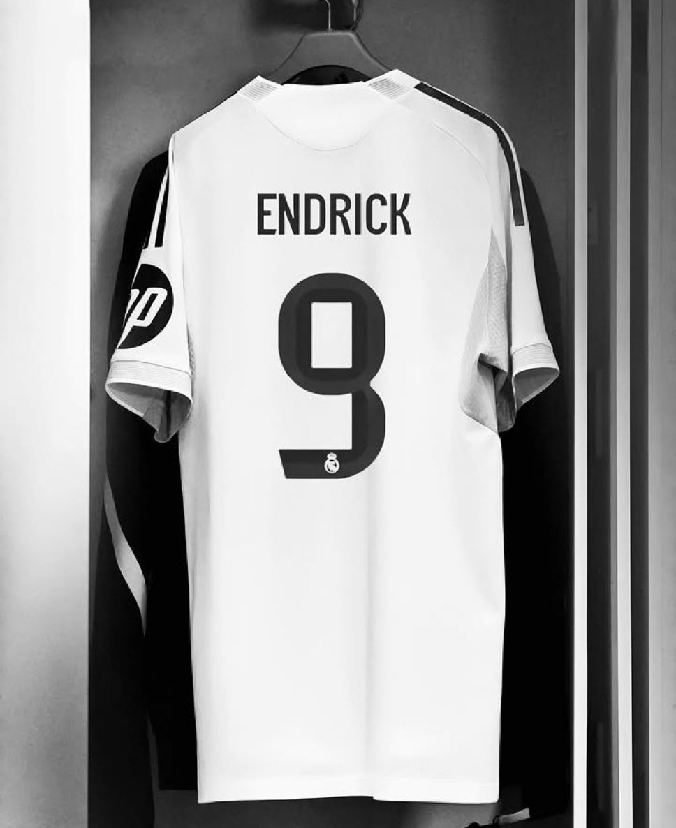 Mesdames, messieurs,

Voici le nouveau numéro 9 du Real Madrid : Endrick Felipe Moreira De Sousa 🤍