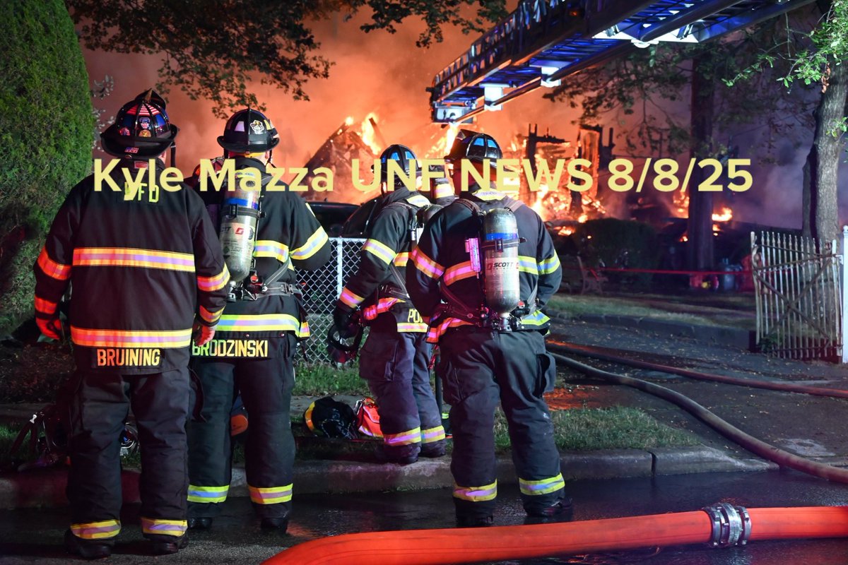 Un incendio destruye una sinagoga en Nueva Jersey: la familia del rabino escapó a tiempo

Ver nota: itongadol.com/estados-unidos…

#EEUU #EstadosUnidos #NuevaJersey #Jewish