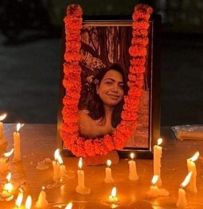 AmitAkd's tweet image. Jis desh mai behen surakshit nahi us desh mai kis baat ki Happy Raksha bandhan. 

#JusticeForMoumita