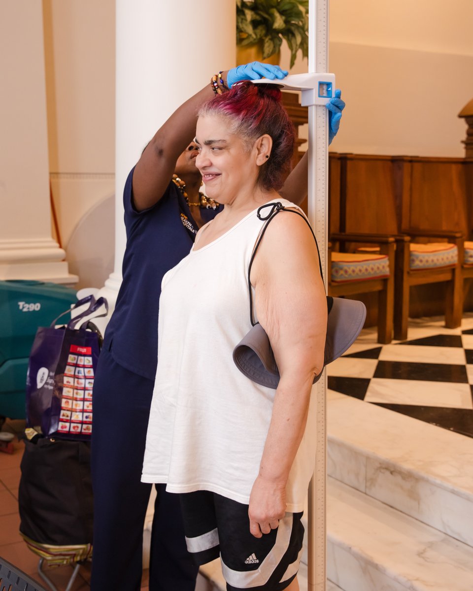 We’ve teamed up with <a href="/ShopMercato/">Mercato</a> to launch Connect2Food—helping New Yorkers access $80/month in fresh produce + free nutrition classes. 🥦🥕🥭We recently visited <a href="/HolyApostlesNYC/">HolyApostlesNYC</a> to sign up participants. Learn more about our Food and Benefits Access work: unitedway.nyc/3USlv7K