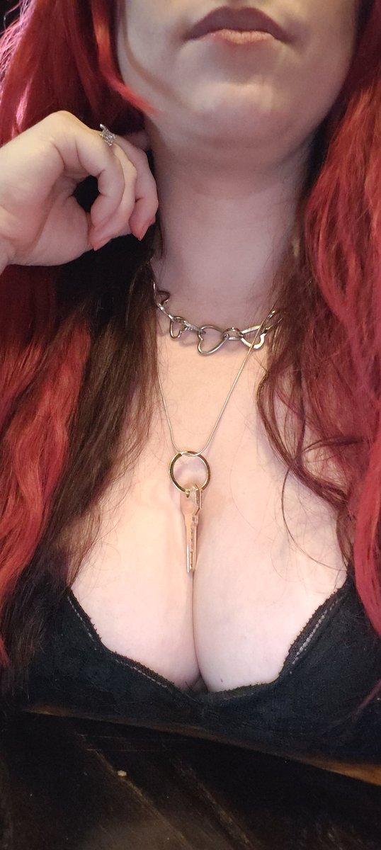 GoddessRheaT's tweet image. 😏🤤😋 where they should be!