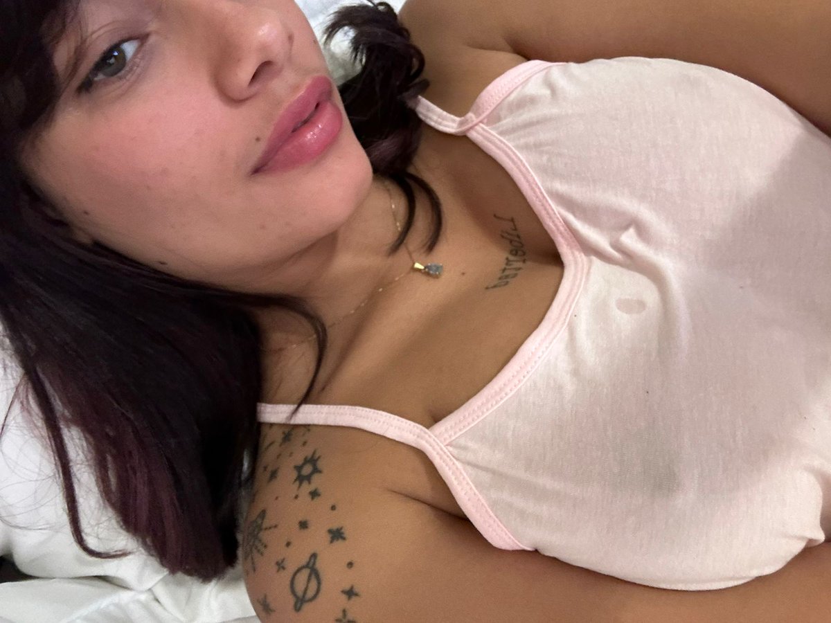 Vikzy_Sun's tweet photo. All i wanna hear is my wet pussy getting pounded by your dick and just moans and grunts thats my kind of happy place

Lets have some fun in my FREE LINK in the comments baby https://t.co/YW3fJiSSap