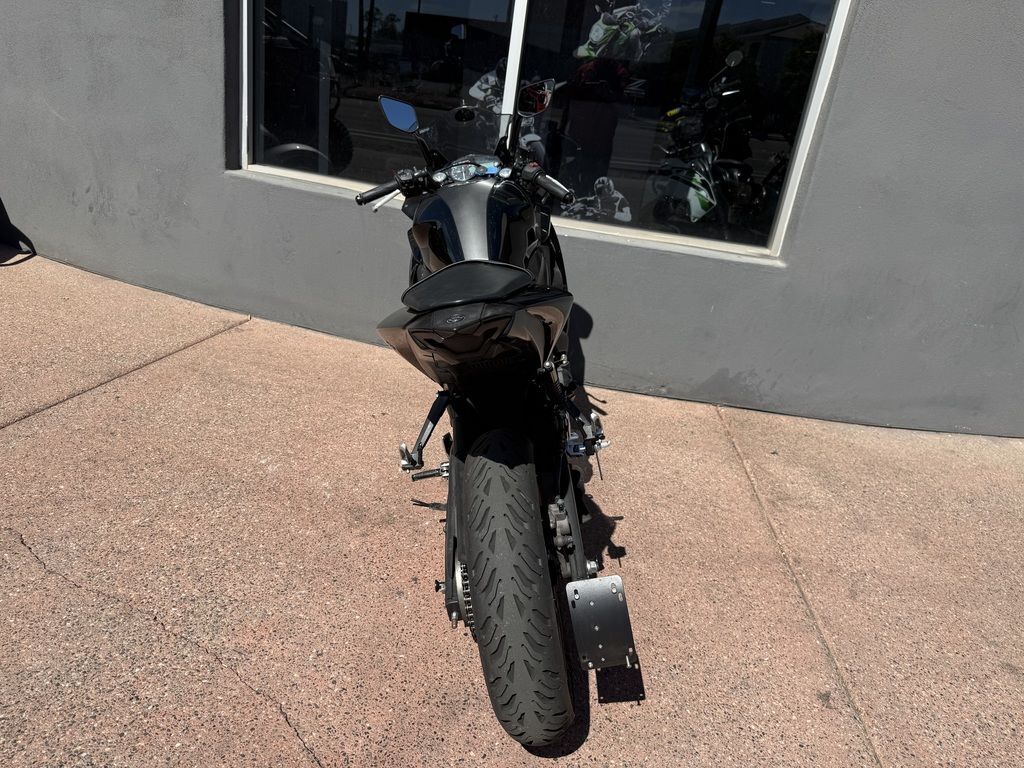 🏍️ Legendary styling, class-leading performance—ride in style without breaking the bank. 💰 Take a look at this 2015 Yamaha YZF-R3! 💨 21,645 miles of pure sportbike fun for just $4,395! 👉 brnw.ch/21wUMot

#CycleTrader #BuySellResearch #YamahaR3 #SportbikeForSale