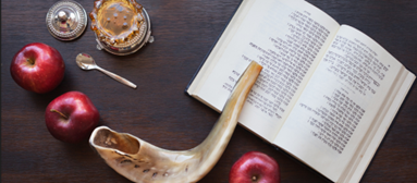 Join us for The Healing Shofar: Grief and the Jewish Fall Holidays, a workshop for those grieving the loss of a loved one and facing the Jewish Holidays with sorrow/ uncertainty.
9/10 @ 7pm | Temple Beth El, 3610 Dundee Rd., Northbrook
9/16 @ 7pm | Virtual
bit.ly/41rf3bu