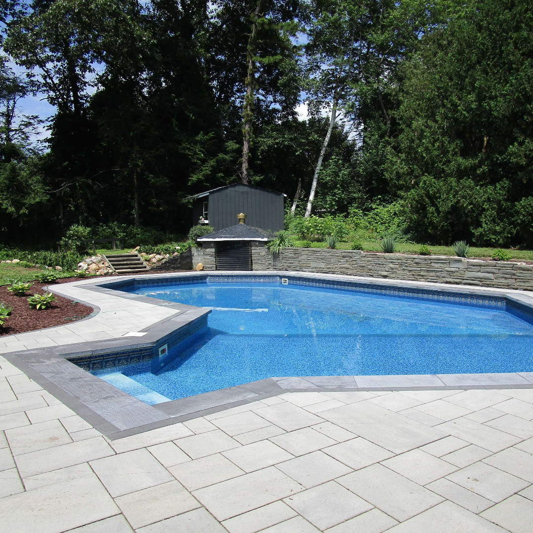 Tonight on #HouseHunters 🌻
Educators in Connecticut want a house so they can grow their family, but they're not seeing eye to eye on style. She's pushing for something traditional, but he prefers a more eclectic, retro vibe.

10|9c on @HGTV 🎱