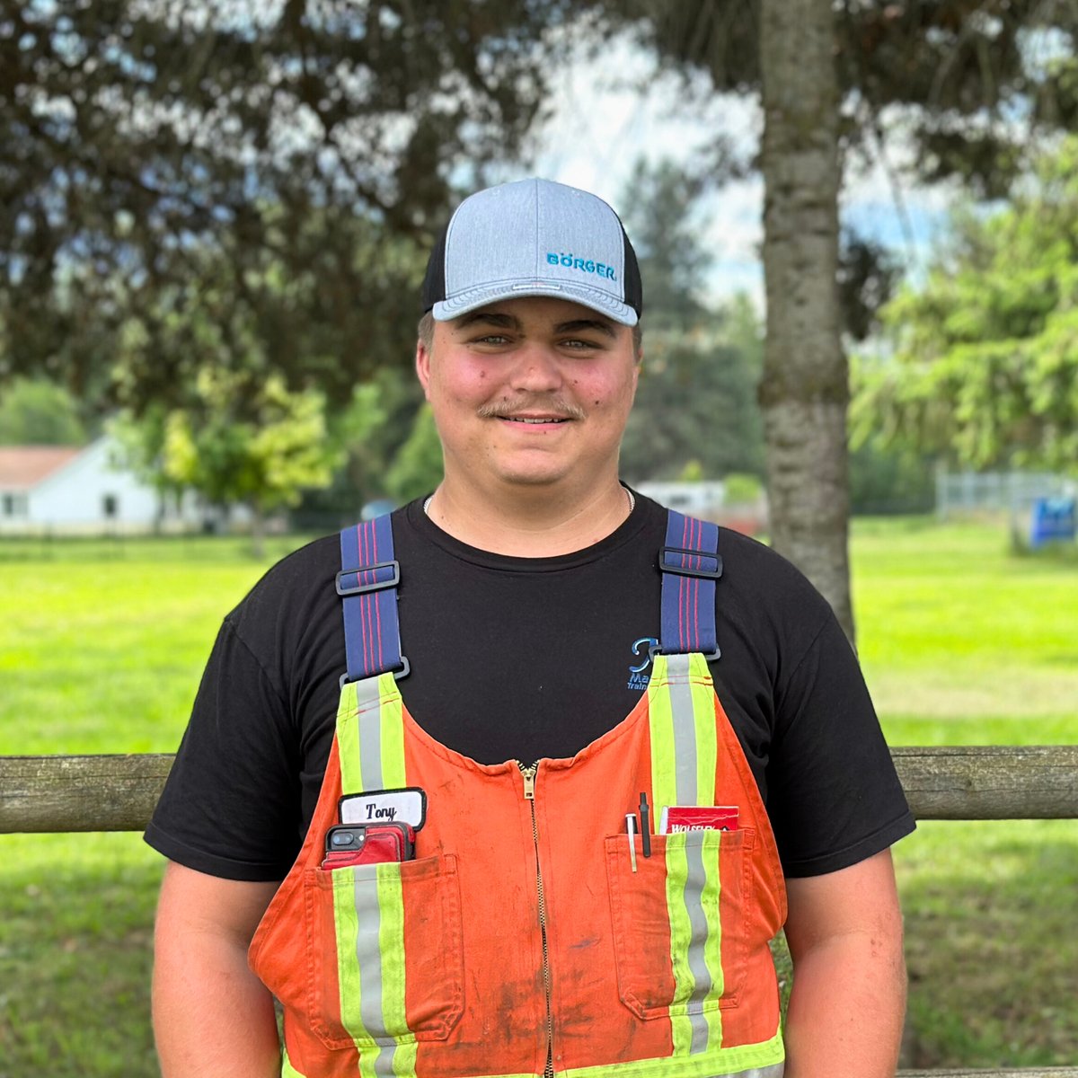 Earlier this year, Nathan joined our utility team as a utility operator in training! With a background in the water and wastewater industry and a passion for serving his community, Nathan is already a valuable part of the crew. 🚰 ow.ly/KfZg50WCcao
#Sicamous #Utilities