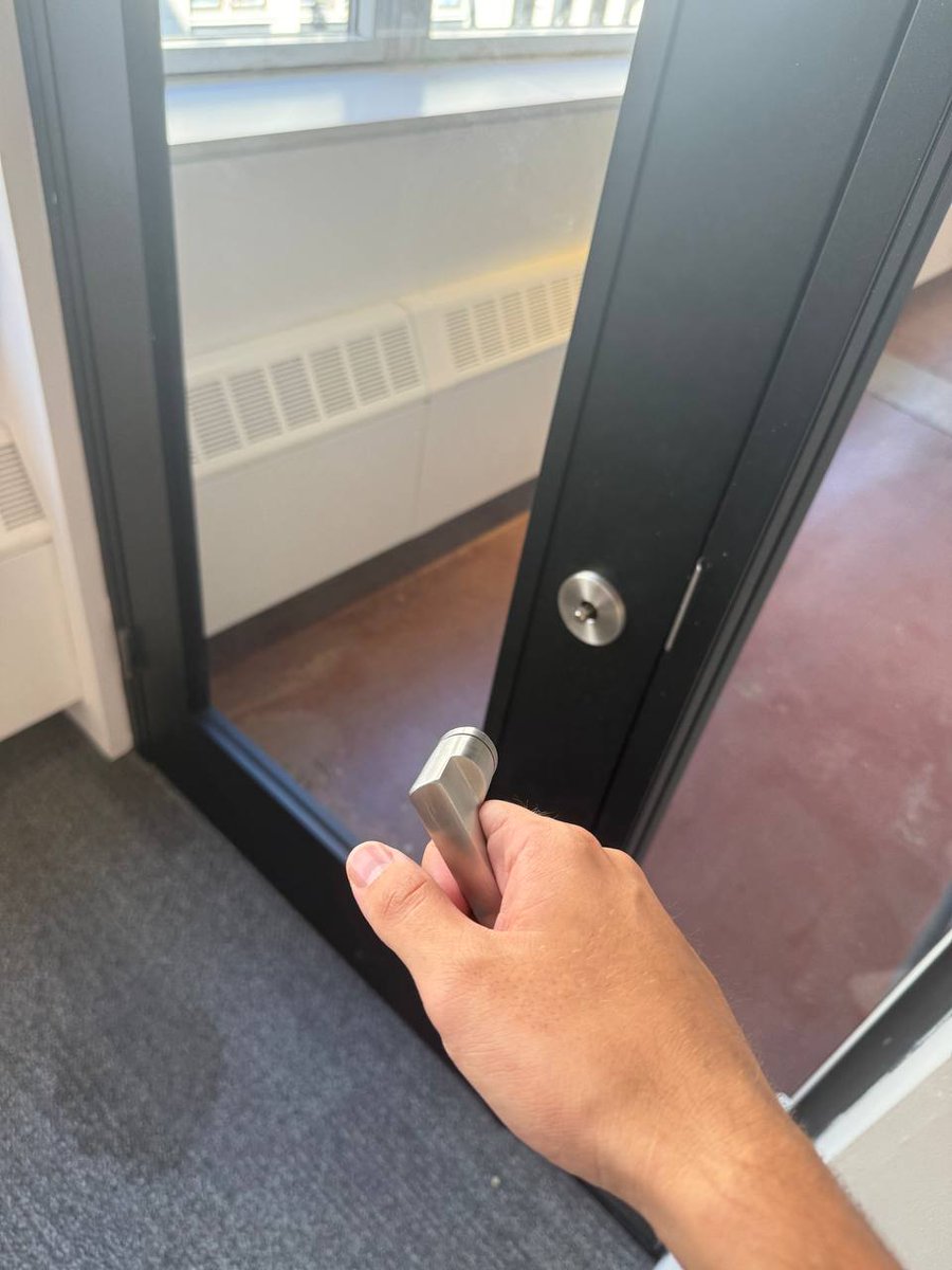 MaxPintchouk's tweet image. I imagine this is what Tom from Tom and Jerry feels like.