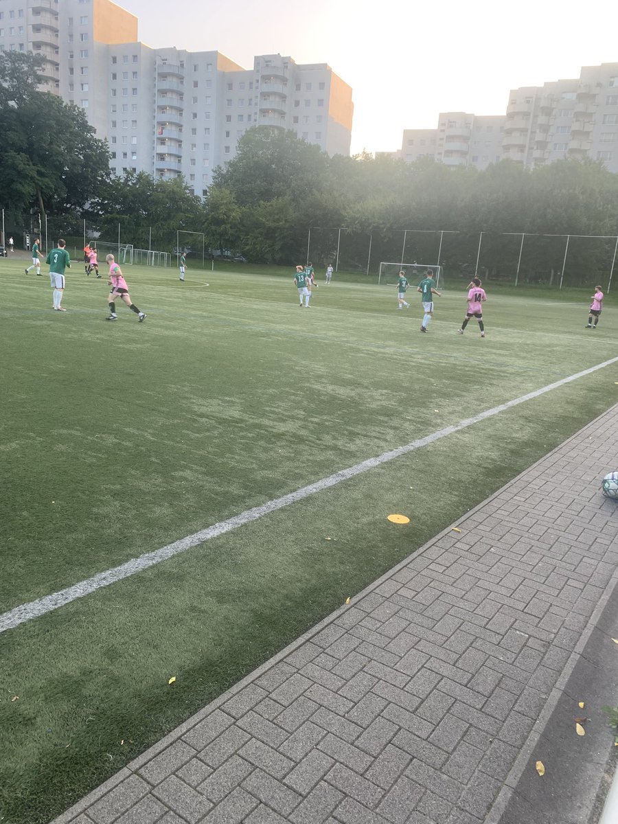 ⚽️ SV Grün-Weiß Eimsbüttel - Hamm United
📑 Landespokal Hamburg
🏟️ Sportplatz Tiefenstaaken 
🎫 Eintritt: 4,00 €
👀 Zuschauende: ~ 90
🥨/🍺 nicht geholt 
🥅 Ergebnis: 3:6 (1:3)