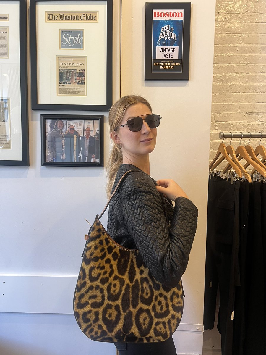vintagetastebos's tweet image. Ava can’t decide between this Gucci Dionysus bag &amp;amp; Tod’s leopard calf hair bag at Vintage Taste, but since she has all the money in the world why not buy both?! 

Click our website Product page for designers, sizes &amp;amp; prices. 

#womensconsignment #highendfashion #designerhandbags