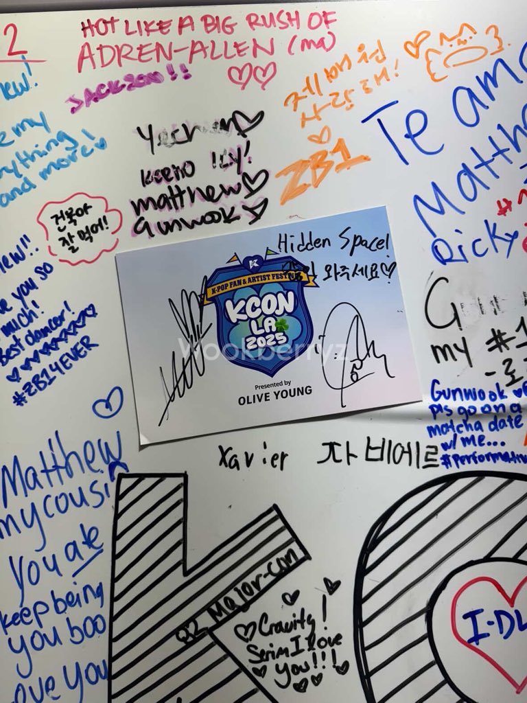 wookberryz's tweet photo. @kconusa wished i was able to take more photos but it was such a cute and lowkey space and i always love being able to see matthew and gunwooks signature as they're both so cute. Im so proud
of my zb1 AND MATTPARKZ FOR THE BACKPACKER STAGE
#KCONLA2025 #HIDDENSPACE @kconusa @KCON_official https://t.co/GOofr2MhYV