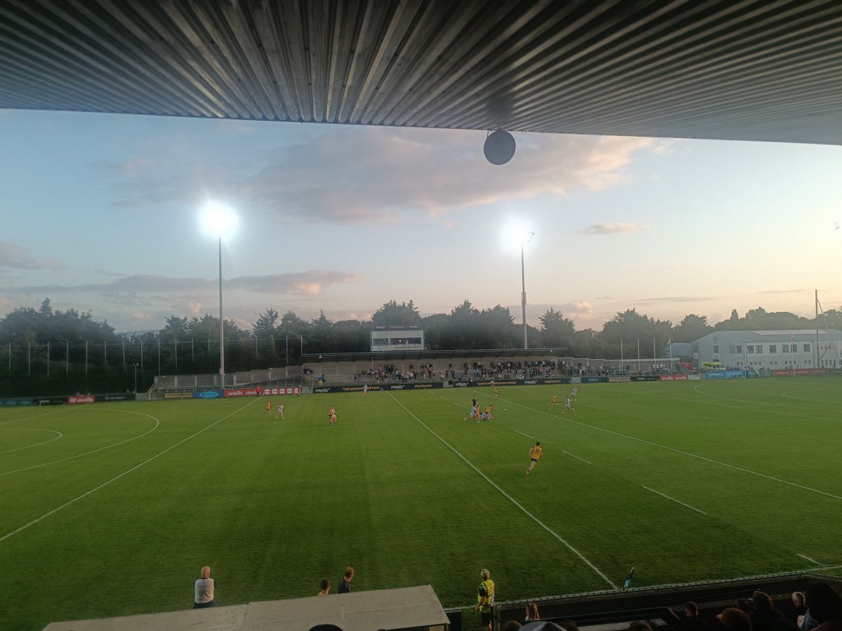 YouBoysInBlue_'s tweet image. The 2025 Go-Ahead Ireland Senior 1 Football Championship:

Half Time Score:
Ballyboden St Endas 3-15
Na Fianna  2-03

Men against boys so far.

#DSFC