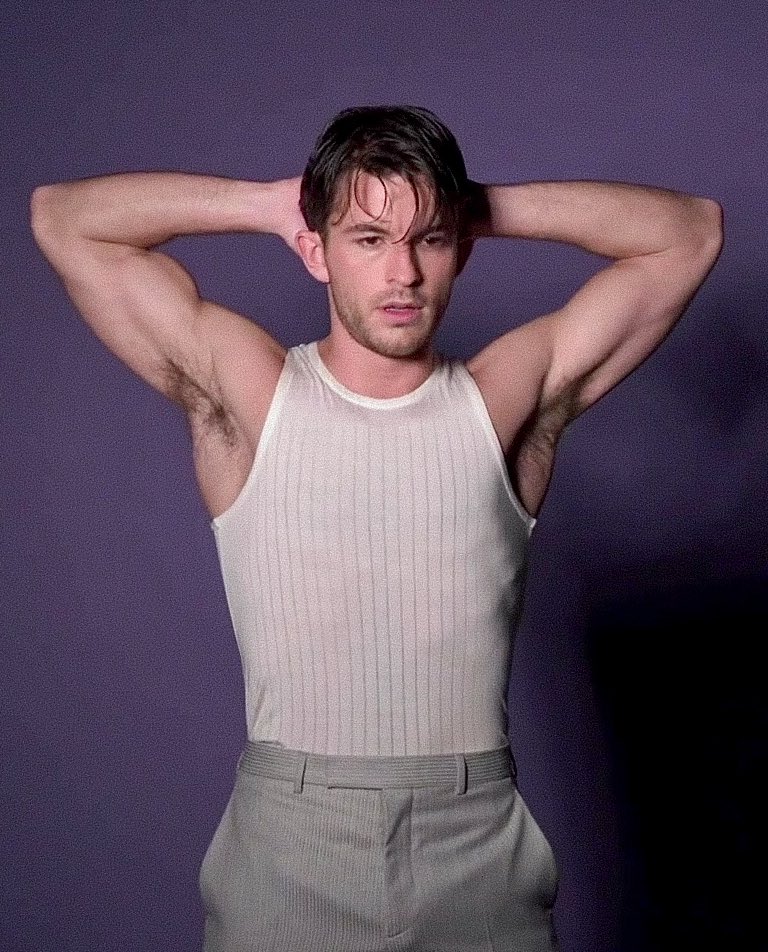 best of jonathan bailey (@badpostjbailey) on Twitter photo THE ARMS GOOD LORD THE ARMS GOOD LORD