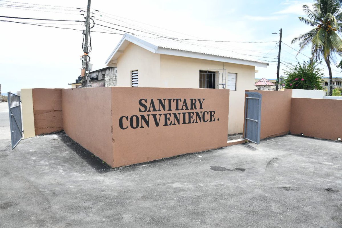 LocalGovJa's tweet image. Today marks a momentous occassion as the new Buff Bay Market officially re-opened today. Vendors and other members of the community expressed their excitement as the new market was unveiled. #buffbaymarket #LocalGovAtWork