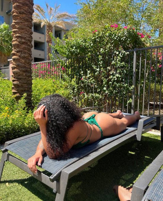 Watch sharalifts's leaked NSFW photo on TwXstars