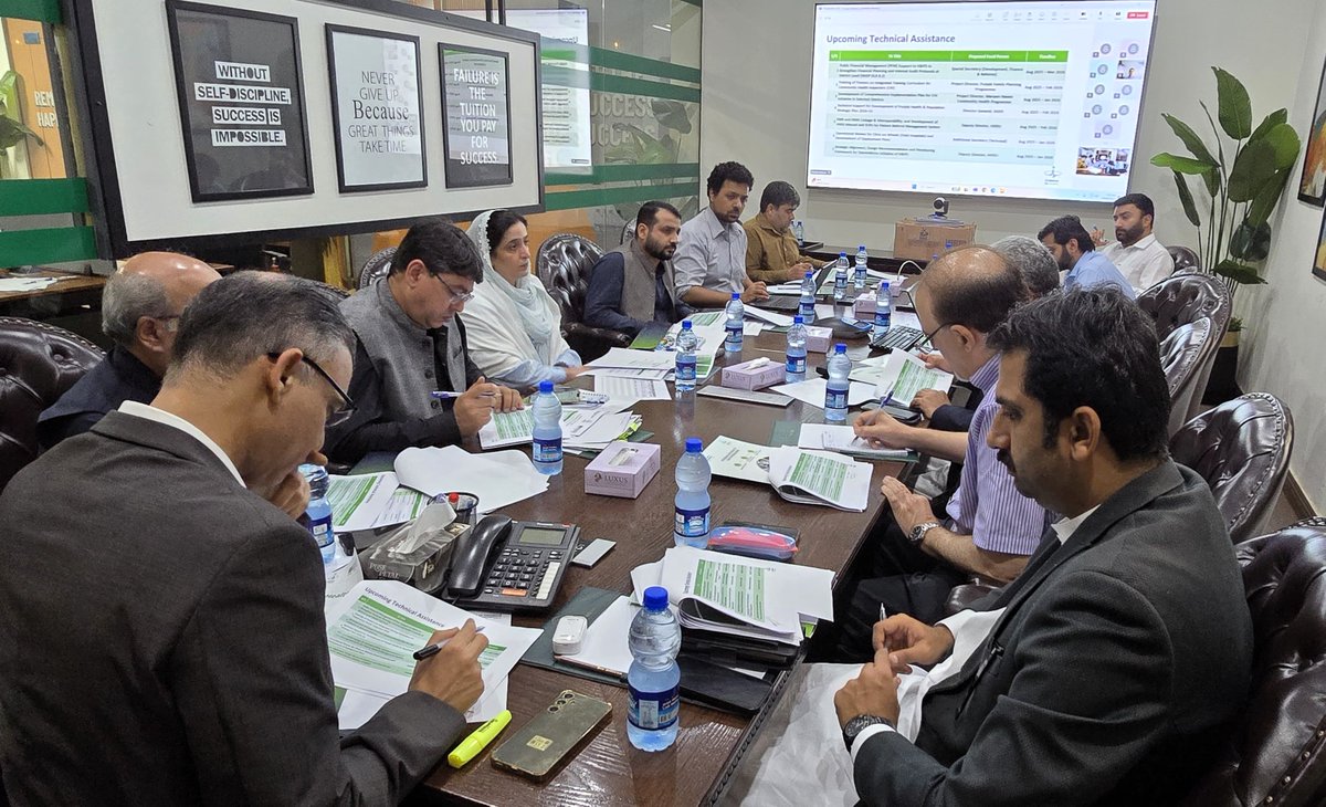 E4HProgramme's tweet image. Driving health transformation in Punjab!
On 8 Aug 2025, the 4th Steering Committee Meeting of the E4H reviewed progress, endorsed new technical assistance areas &amp;amp; agreed next steps. The meeting was chaired by Mr. Aon Abbas Bukhari, Special Secretary (Operations), @HP_GoP.