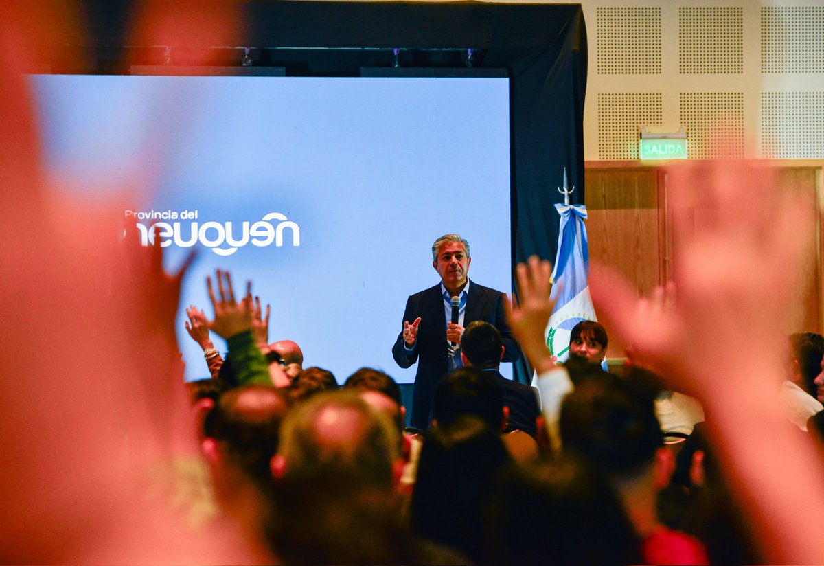 Rolo_Figueroa's tweet photo. MODELO NEUQUINO DE GESTIÓN: ENERGÍA 

El Ministerio de Energía y Recursos Naturales es un pilar fundamental para que a Neuquén le vaya bien. Y si a Neuquén le va bien, a la Argentina también.

No podemos naturalizar lo que sucede en la provincia: detrás hay mucho trabajo de neuquinos que construyen la neuquinidad todos los días. El gran desafío es maximizar el valor de nuestros recursos, sin dejar de cuidar el futuro de todos los neuquinos.