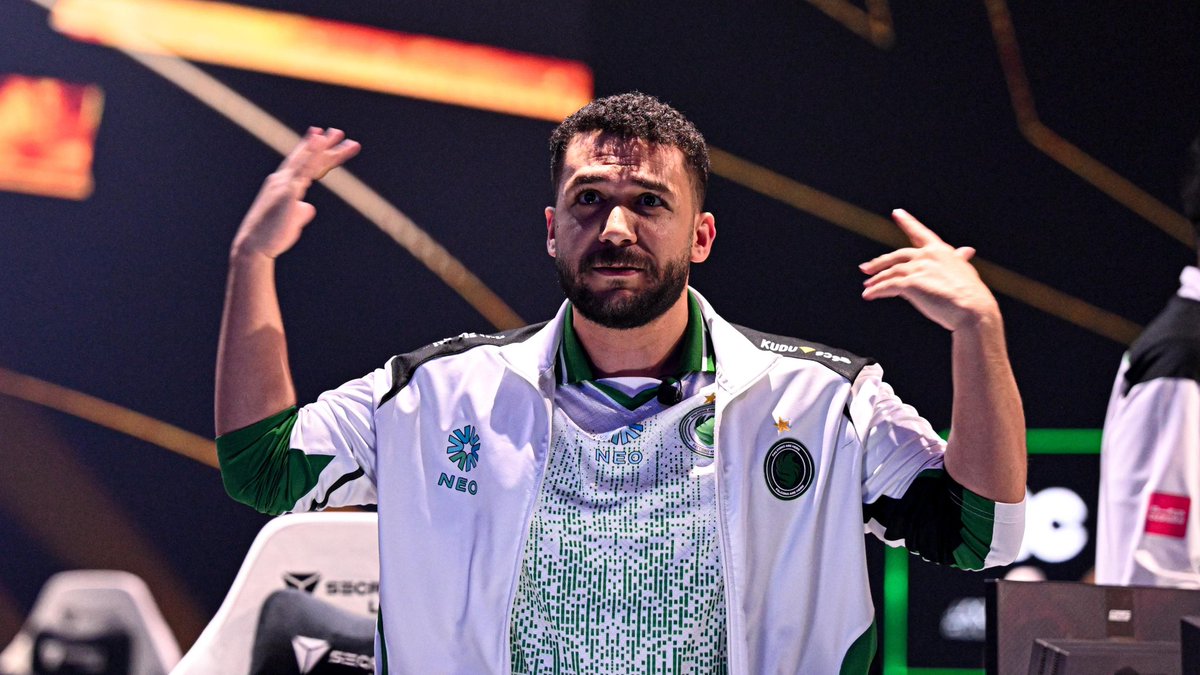 سيأتي بها الله ولو بعد حين💚

شكراً لدعمكم ولكل شخص سافر وتعنى عشان يجي يحضر مبارياتي وبإذن الله انها خيرة💚