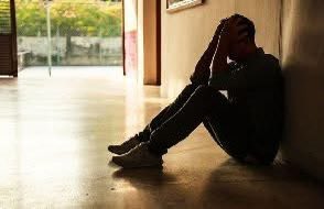 🫵Malgré le degré de tes soucis, problèmes changrins et tout ce que tu tiens a cœur et que tu souhaites réaliser je te suggère ce grand Secret.
✅_ Lève toi la nuit  vers les 3h a4h du matin Faire 2 rakas après le taslim final⬇️