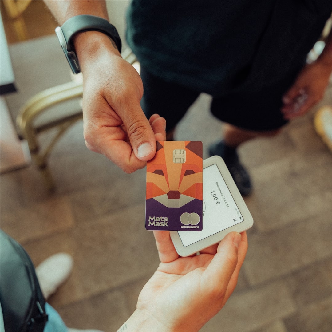 Got the @Metamask Metal Card early? Show it off 👇 Pre-sale soon closing:  https://t.co/PfIbiu83XB