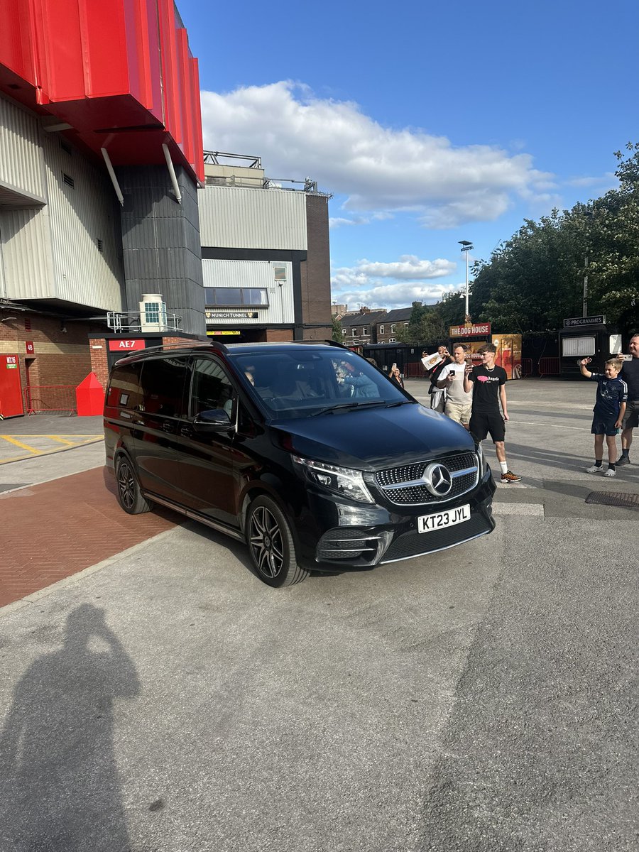 DLLMUFC's tweet image. Just saw #𝑺̌𝒆𝒔̌𝒌𝒐 sneaking out of #OldTrafford tonight about 6:30pm

#manchesterutd #mufc