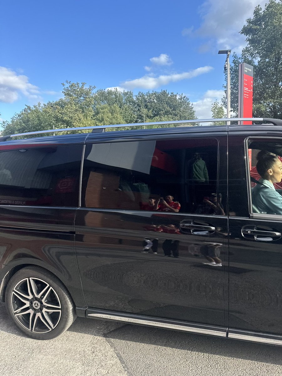 DLLMUFC's tweet image. Just saw #𝑺̌𝒆𝒔̌𝒌𝒐 sneaking out of #OldTrafford tonight about 6:30pm

#manchesterutd #mufc