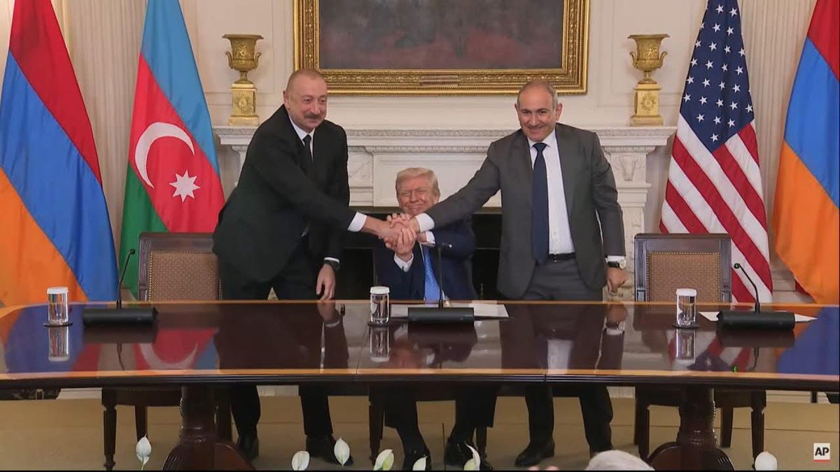 ABŞ Prezidenti: “Tramp marşrutu” Azərbaycanın Naxçıvana tam çıxışına imkan verəcək

#US #President: “Trump Route” will allow #Azerbaijan full access to #Nakhchivan