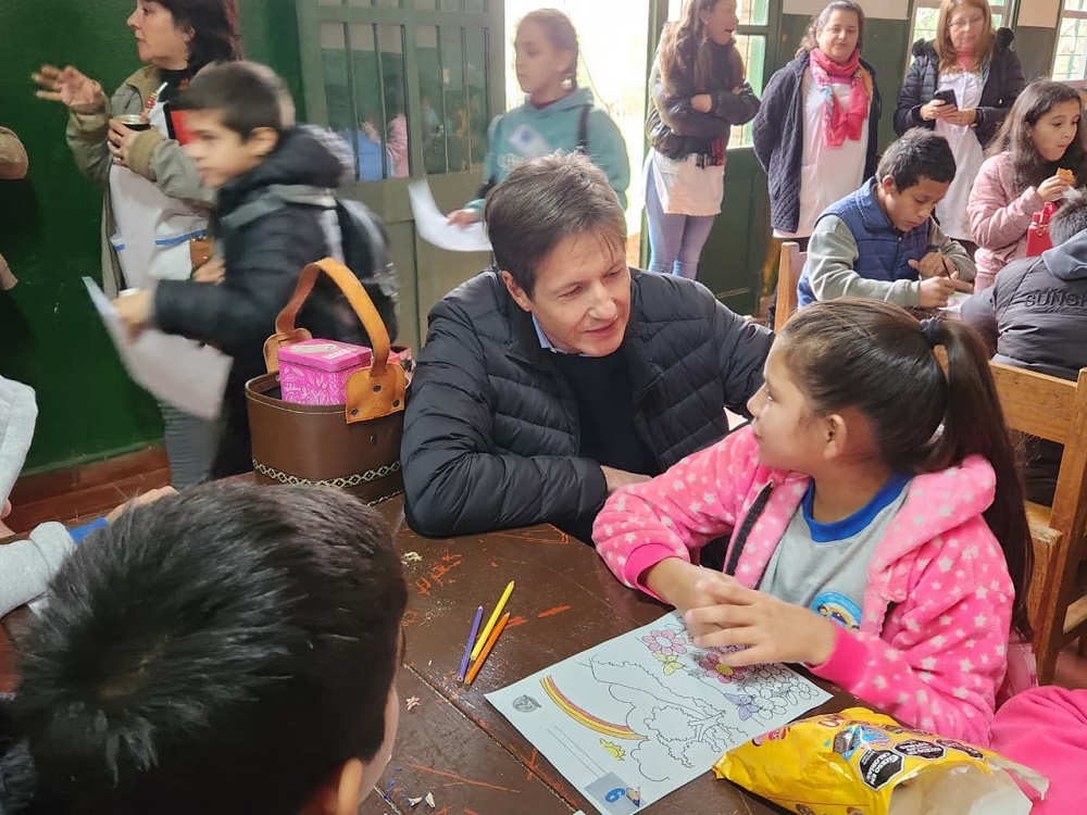 jorgekurrle's tweet image. Control de salud, anteojos, trámites de DNI y garrafas accesibles: más de 400 personas asistieron al #operativo “#Estamos con #Vos"

La Escuela 626, en el Paraje María Auxiliadora, en San Javier, fue el punto de encuentro de un nuevo operativo de Estamos con Vos, que convocó a