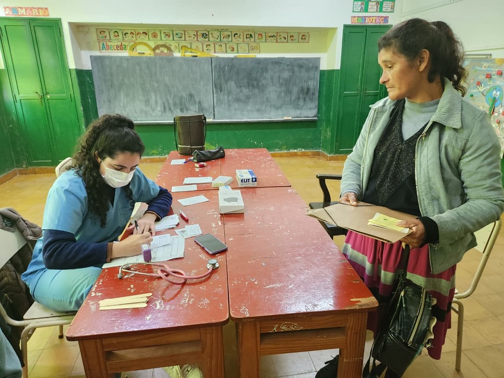 jorgekurrle's tweet image. Control de salud, anteojos, trámites de DNI y garrafas accesibles: más de 400 personas asistieron al #operativo “#Estamos con #Vos"

La Escuela 626, en el Paraje María Auxiliadora, en San Javier, fue el punto de encuentro de un nuevo operativo de Estamos con Vos, que convocó a