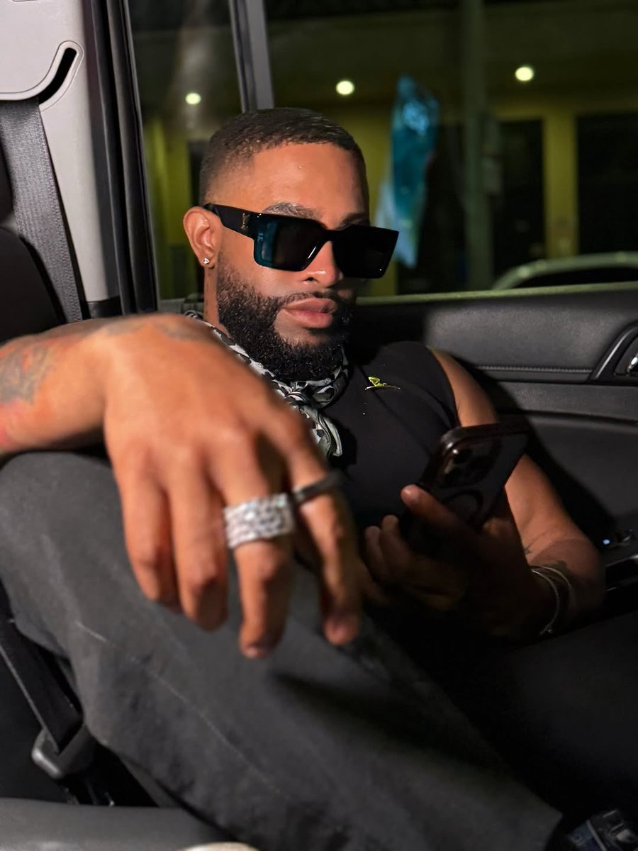 The most random part of the song is always my favorite or is that just me? 🤷🏽‍♂️