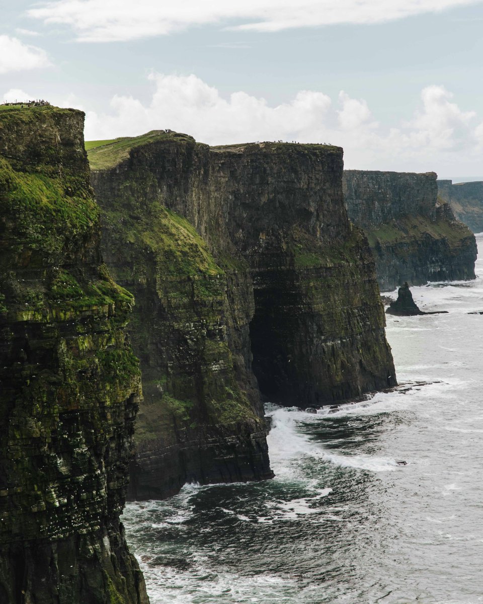 earthcurated's tweet photo. Cliffs of Moher, Ireland https://t.co/9YyPIyev57