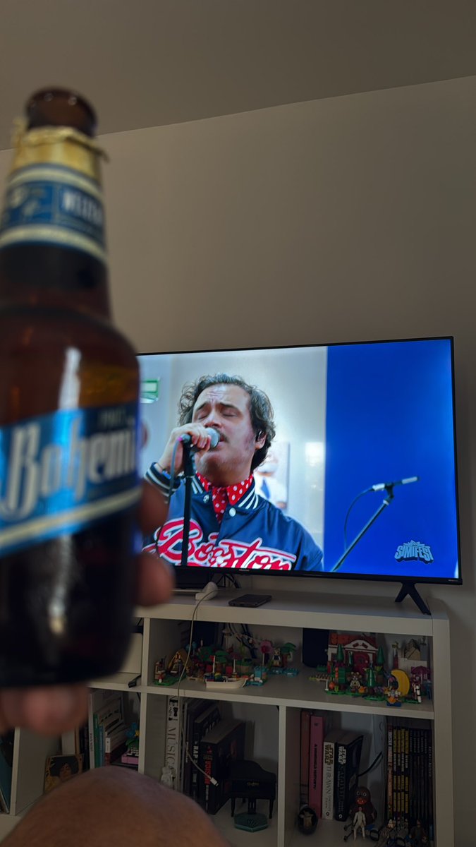 Victor con uve tweet media