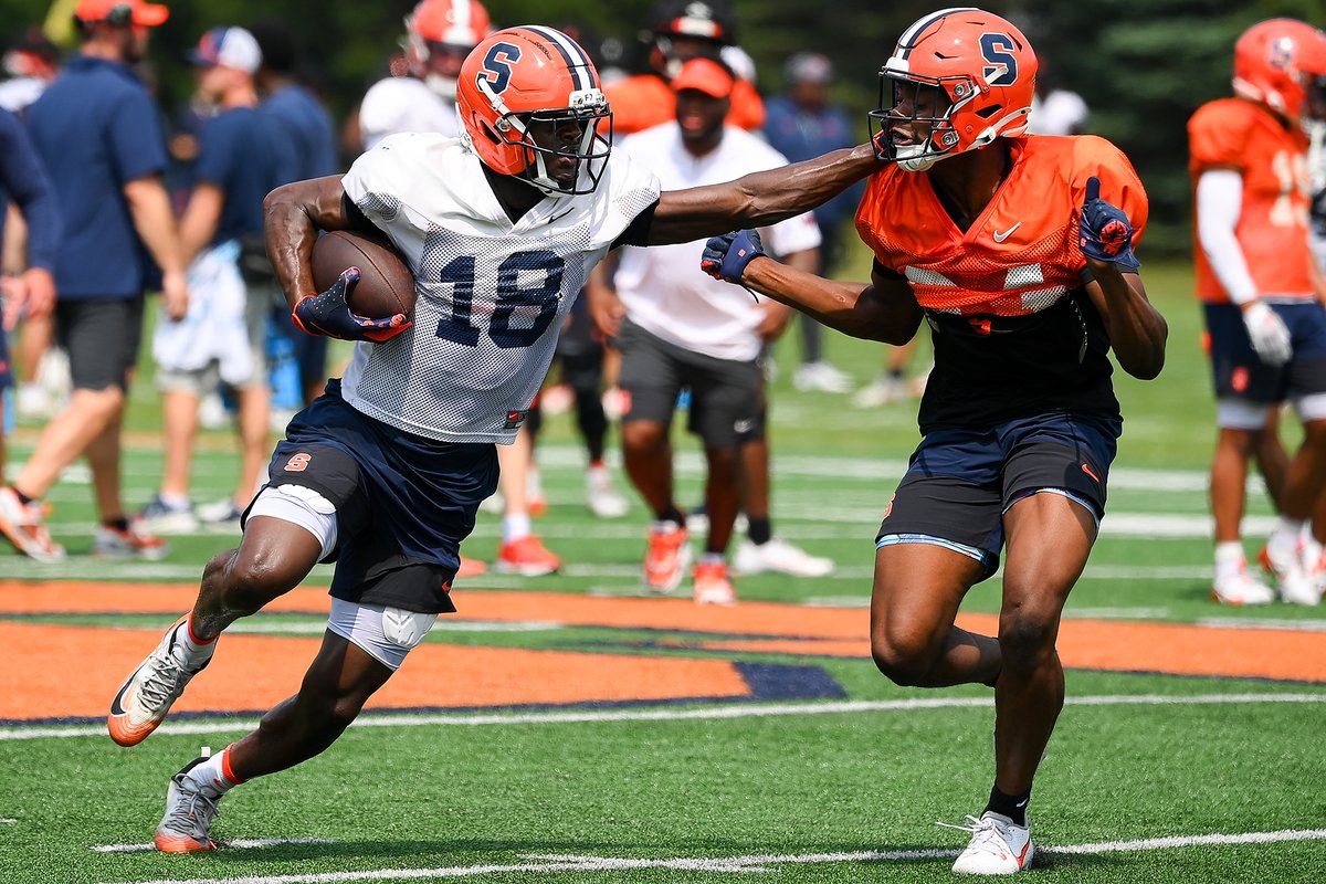 Firstteamphoto's tweet image. My full gallery of images from the @CuseFootball practice on 8/8 in #Cuse 🎯🍊

📷: richbarnesphotography.com/NCAA-Football/…