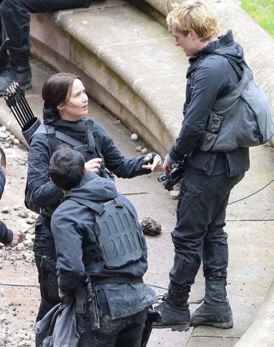 thinkereverlark's tweet photo. mockingjay bts (2014 &amp; 2015) https://t.co/zaHUWrqlsF