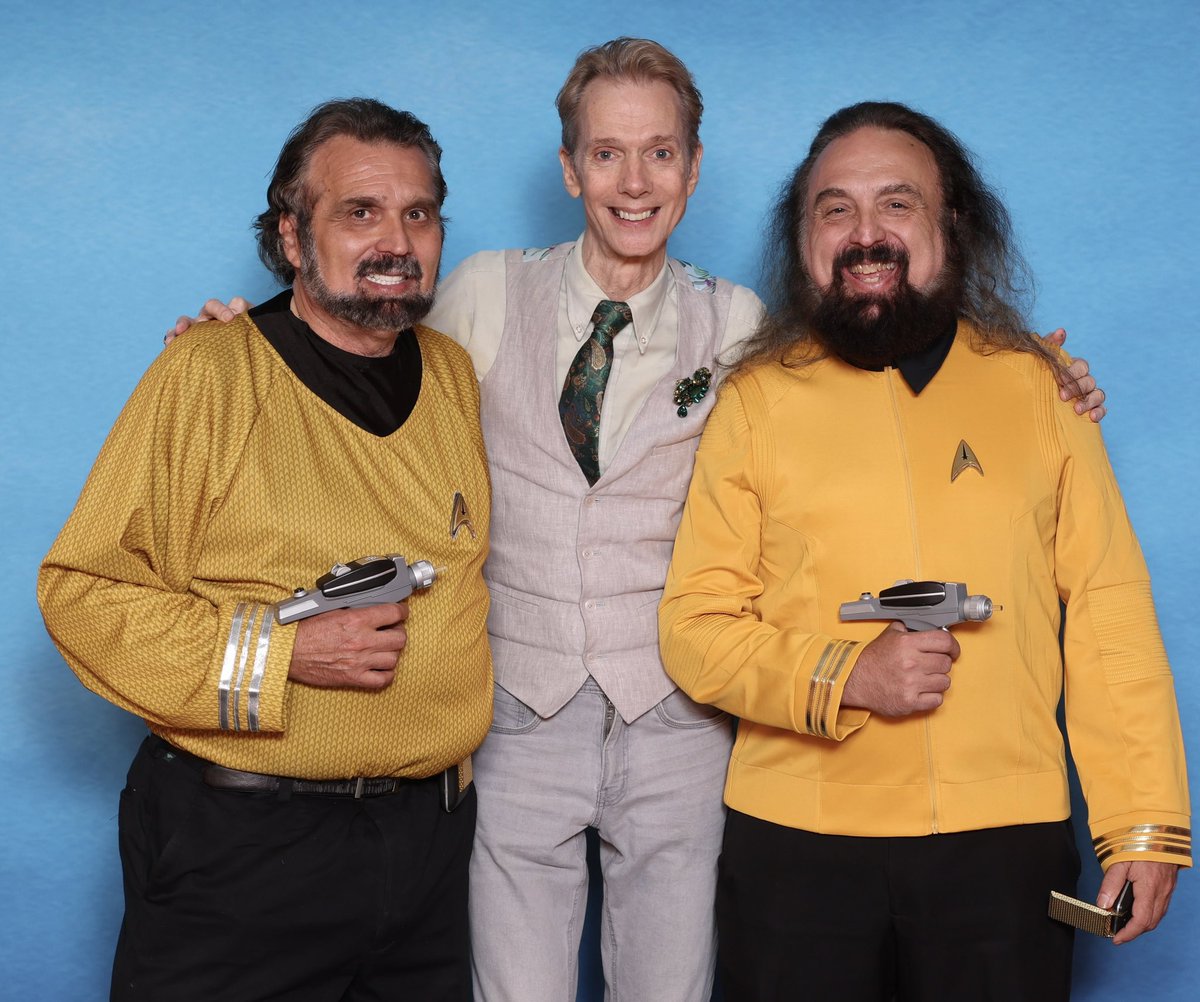 Craig Semon (@craigsemon) on Twitter photo To boldly go where no Semon has gone before. Thanks to #DougJones, aka #Saru on #StarTrekDiscovery and <a href="/ItsTerrifiCon/">TERRIFICon</a> <a href="/StarTrekNetflix/">Star Trek: Discovery</a> <a href="/StarTrekOnPPlus/">Star Trek on Paramount+</a> <a href="/StarTrek/">Star Trek</a> <a href="/DougJones/">Doug Jones</a> To boldly go where no Semon has gone before. Thanks to #DougJones, aka #Saru on #StarTrekDiscovery and <a href="/ItsTerrifiCon/">TERRIFICon</a> <a href="/StarTrekNetflix/">Star Trek: Discovery</a> <a href="/StarTrekOnPPlus/">Star Trek on Paramount+</a> <a href="/StarTrek/">Star Trek</a> <a href="/DougJones/">Doug Jones</a>